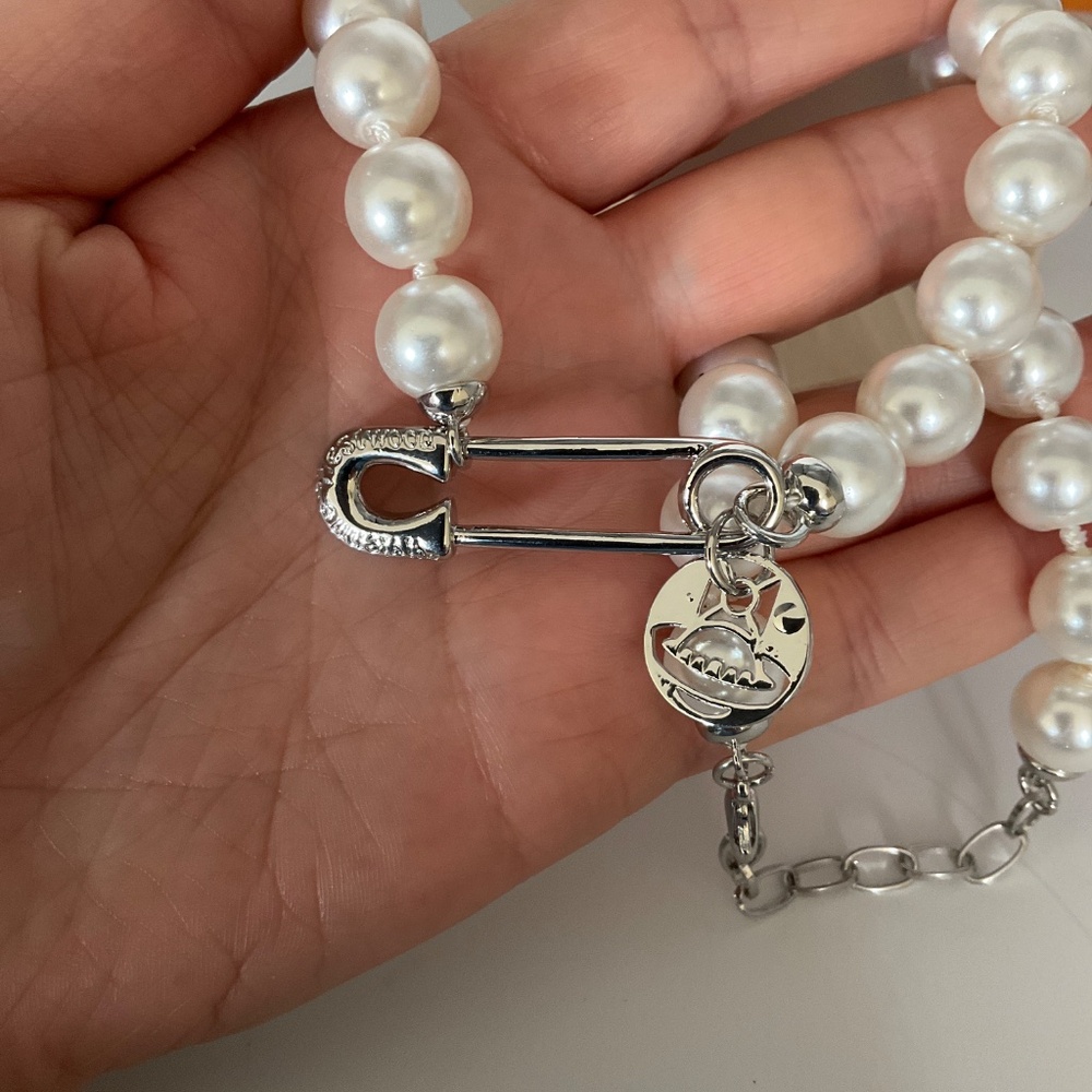 Vivienne Westwood Pin Pearl Silver Crystal Necklace - Picture 3 of 4